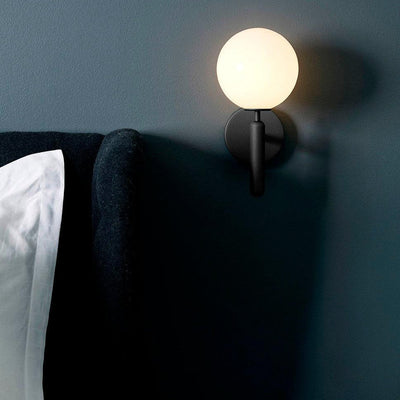 Scandiluxe Minimalist Wall Light – Elegant Brass & Glass Scandinavian Design