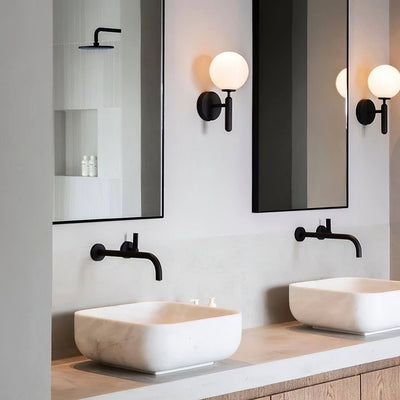 Scandiluxe Minimalist Wall Light – Elegant Brass & Glass Scandinavian Design