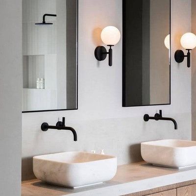Scandiluxe Minimalist Wall Light – Elegant Brass & Glass Scandinavian Design