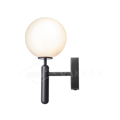 Scandiluxe Minimalist Wall Light – Elegant Brass & Glass Scandinavian Design