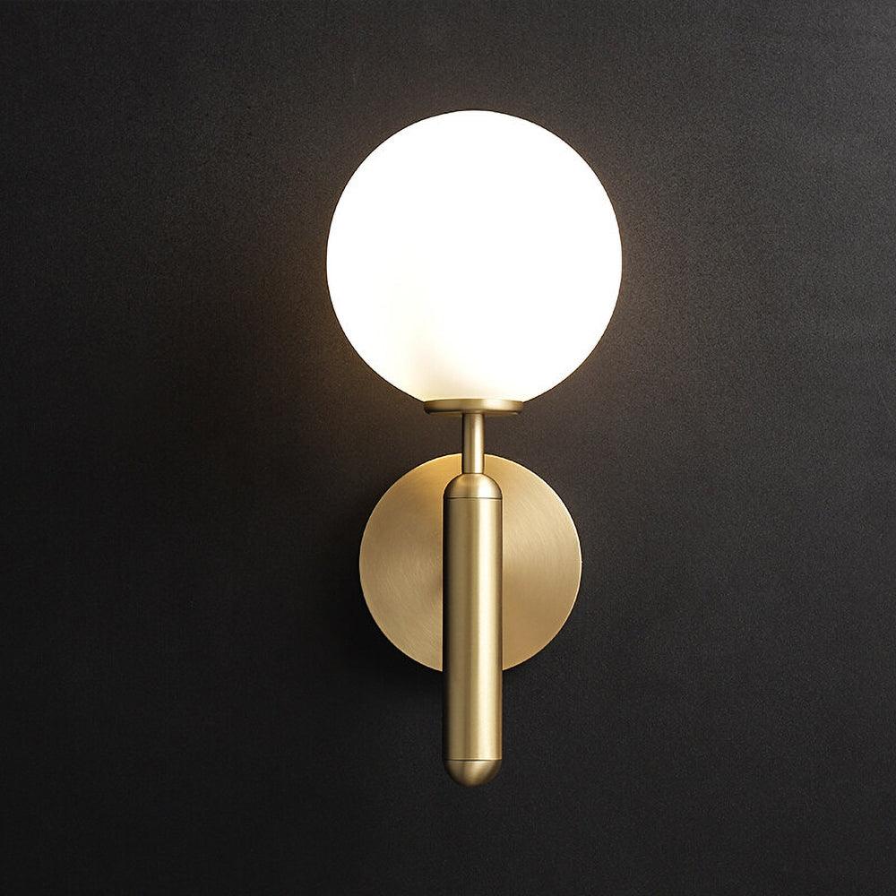 Scandiluxe Minimalist Wall Light – Elegant Brass & Glass Scandinavian Design