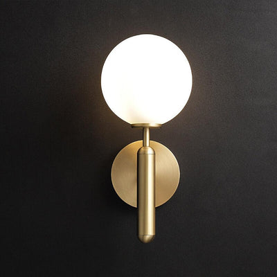Scandiluxe Minimalist Wall Light – Elegant Brass & Glass Scandinavian Design