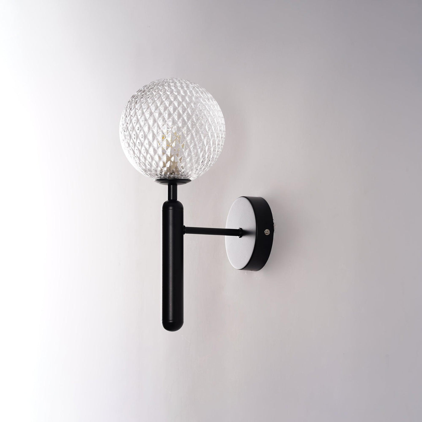 Scandiluxe Minimalist Wall Light – Elegant Brass & Glass Scandinavian Design