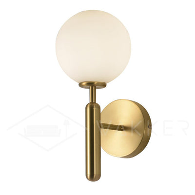 Scandiluxe Minimalist Wall Light – Elegant Brass & Glass Scandinavian Design