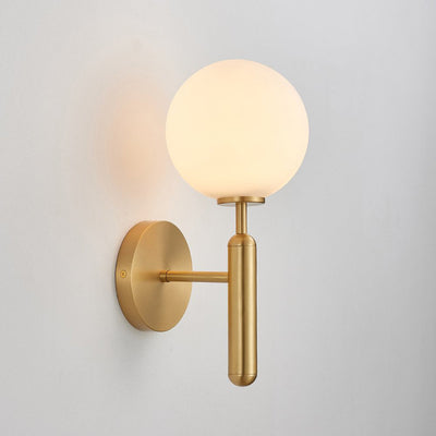 Scandiluxe Minimalist Wall Light – Elegant Brass & Glass Scandinavian Design