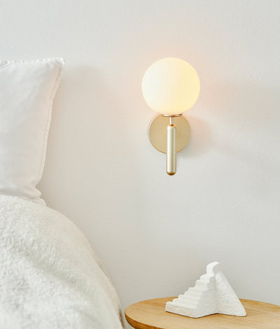 Scandiluxe Minimalist Wall Light – Elegant Brass & Glass Scandinavian Design