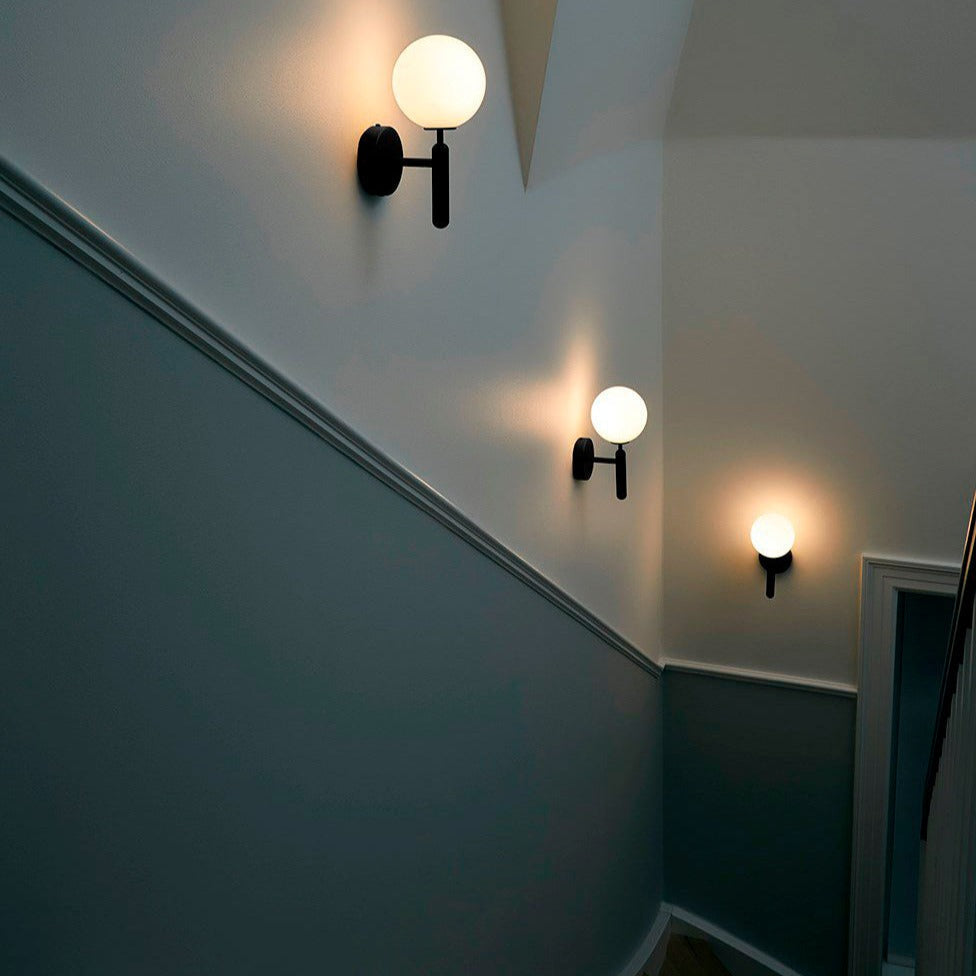 Scandiluxe Minimalist Wall Light – Elegant Brass & Glass Scandinavian Design