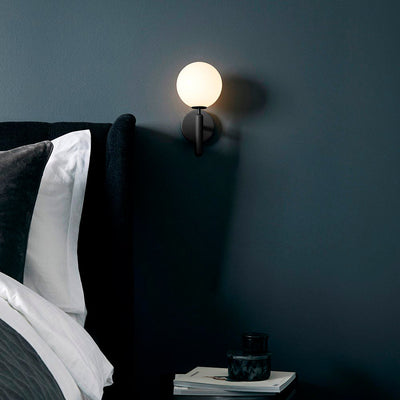 Scandiluxe Minimalist Wall Light – Elegant Brass & Glass Scandinavian Design
