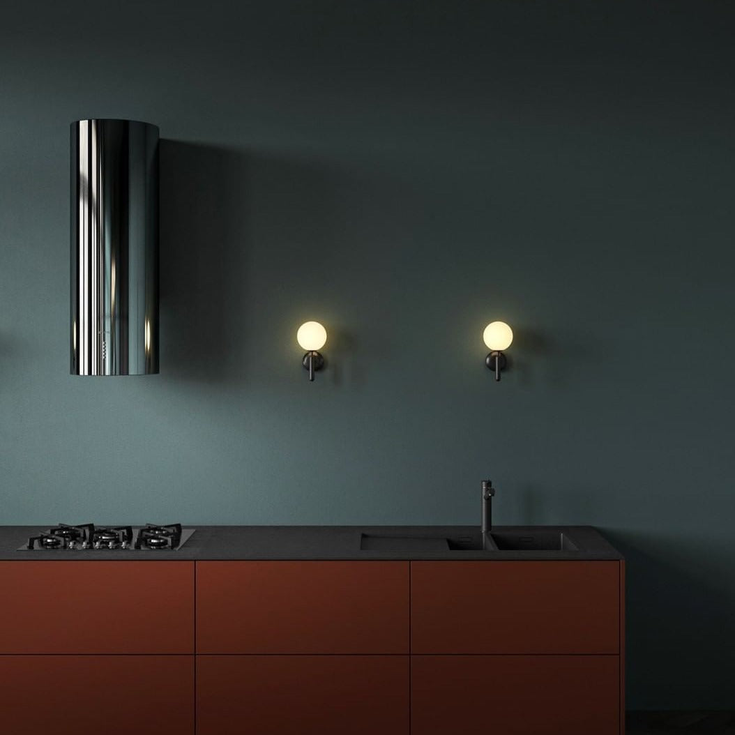 Scandiluxe Minimalist Wall Light – Elegant Brass & Glass Scandinavian Design