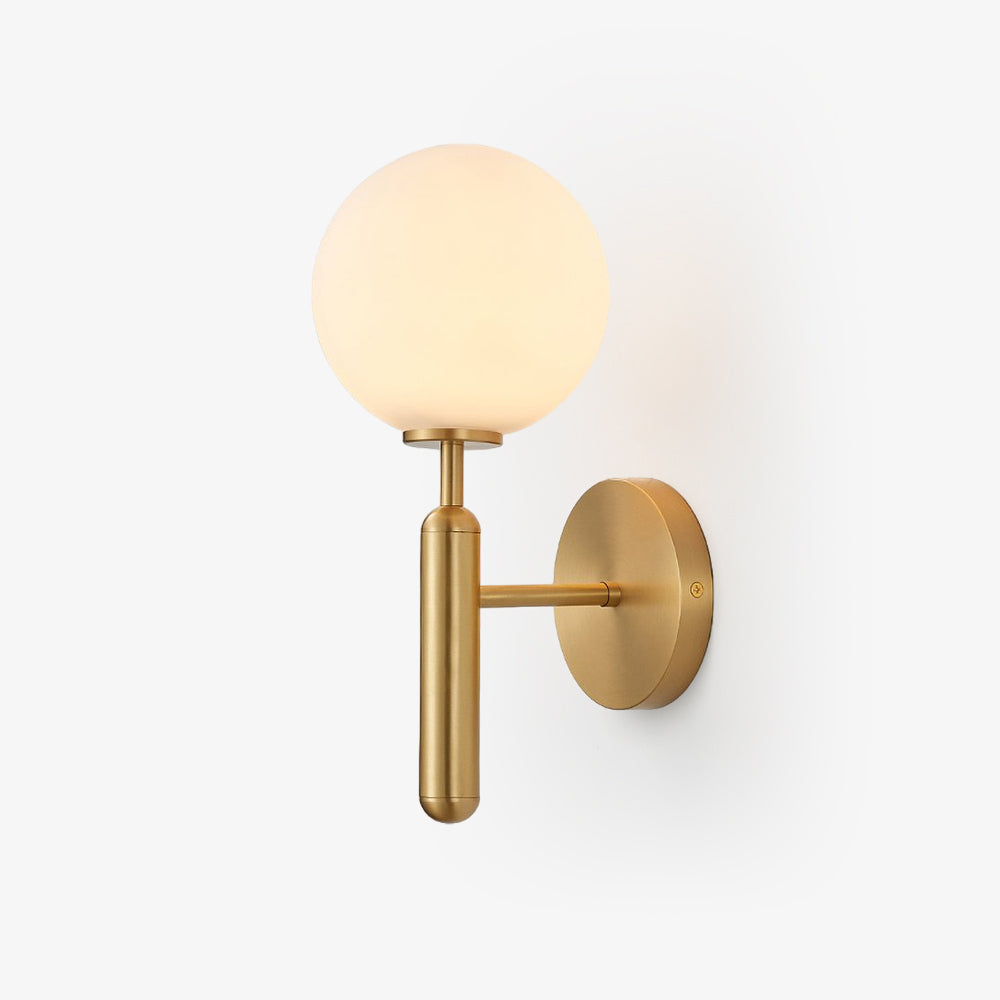 Scandiluxe Minimalist Wall Light – Elegant Brass & Glass Scandinavian Design