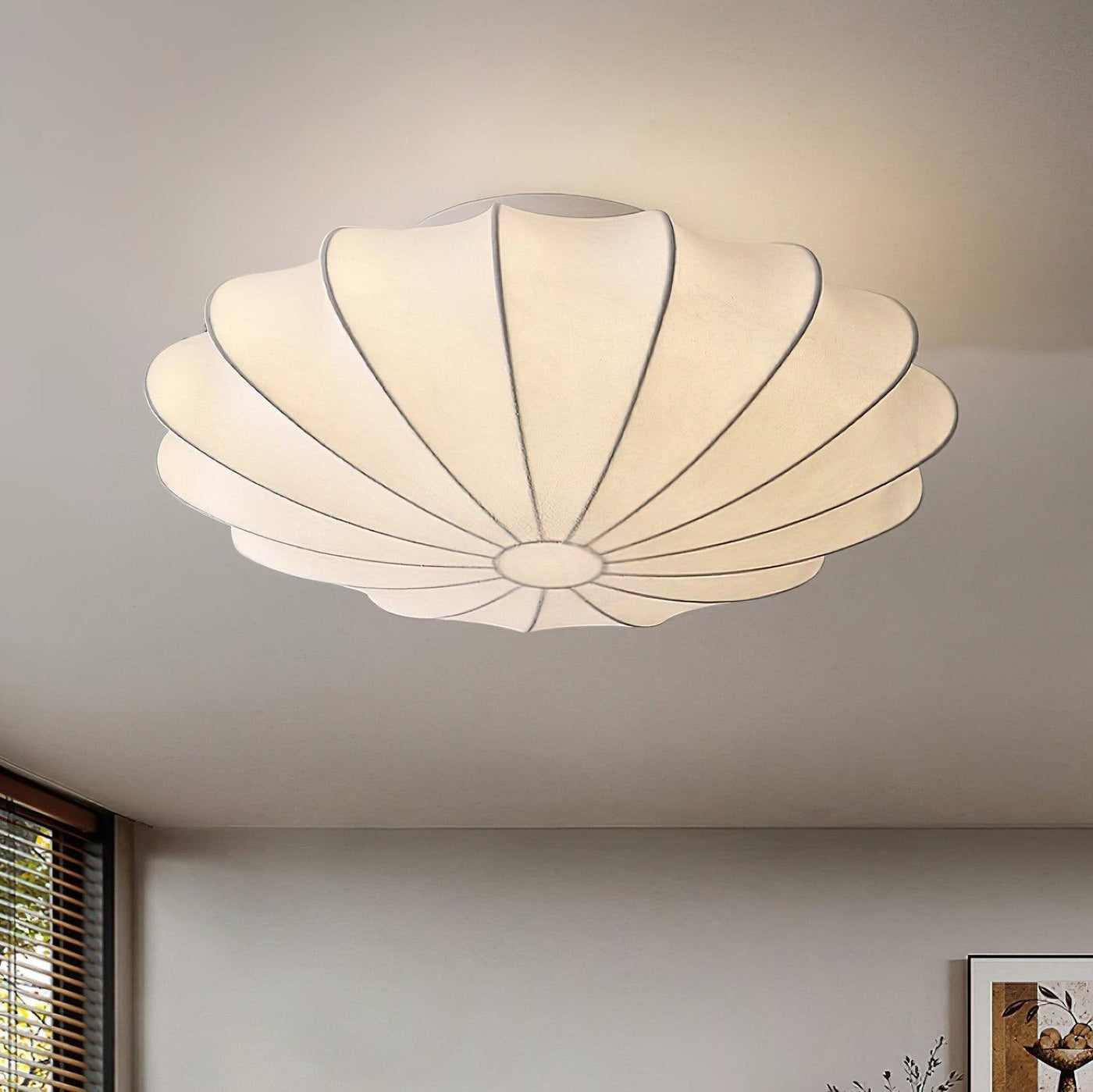 Seashell-Inspired Ceiling Light – Elegant Illumination with Organic Design