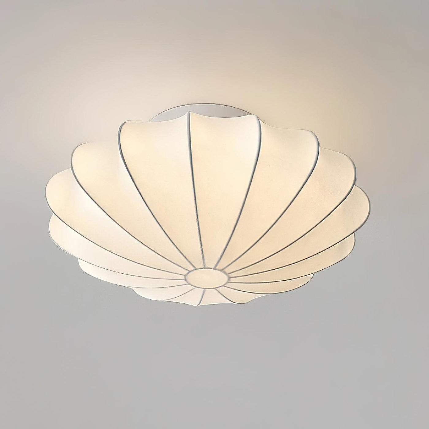 Seashell-Inspired Ceiling Light – Elegant Illumination with Organic Design