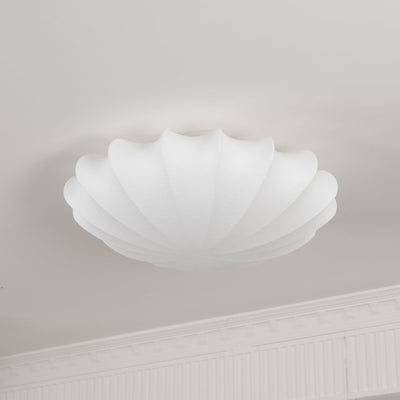 Seashell-Inspired Ceiling Light – Elegant Illumination with Organic Design