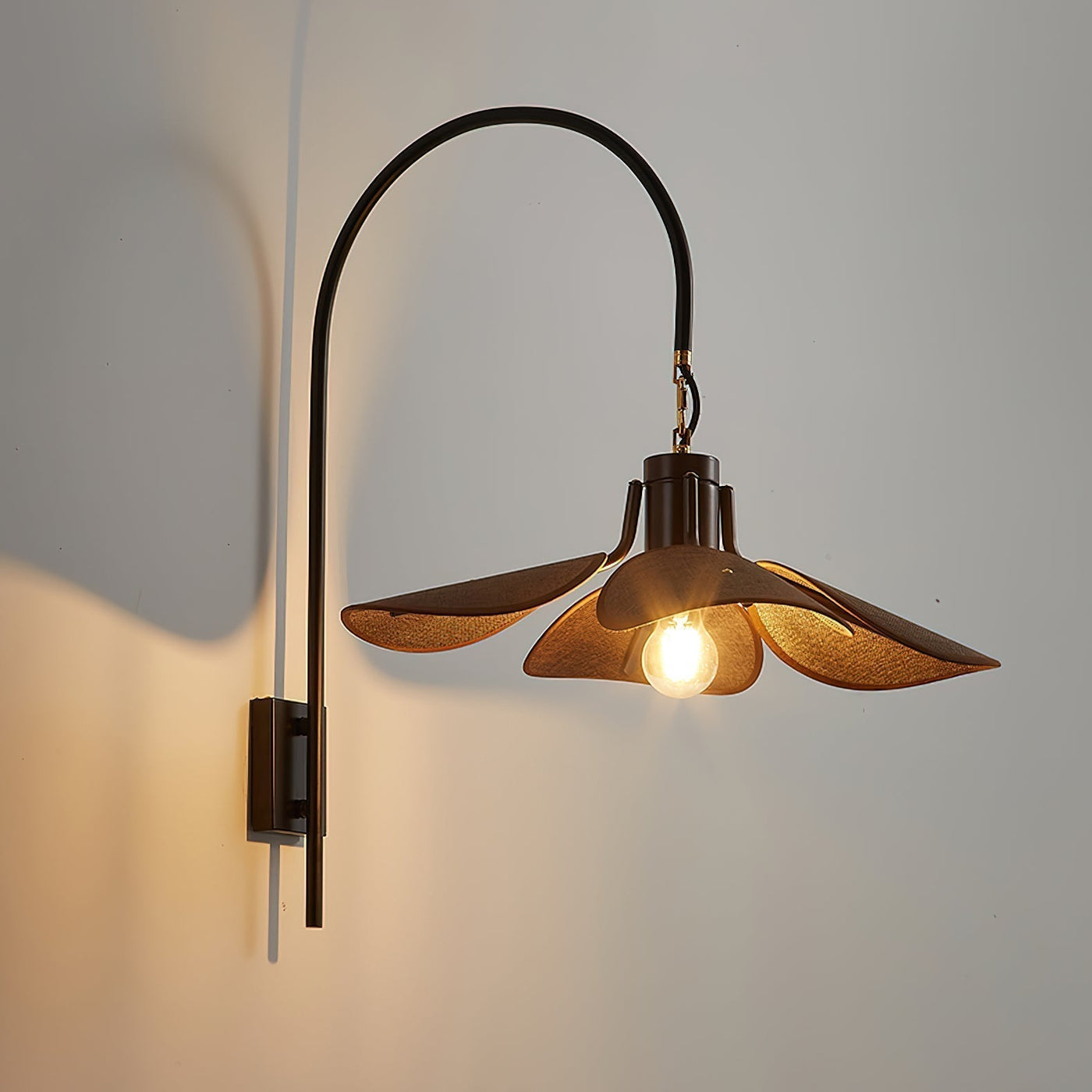Petal Bloom Wall Light – Elegant Floral-Inspired Design for a Soft, Ambient Glow