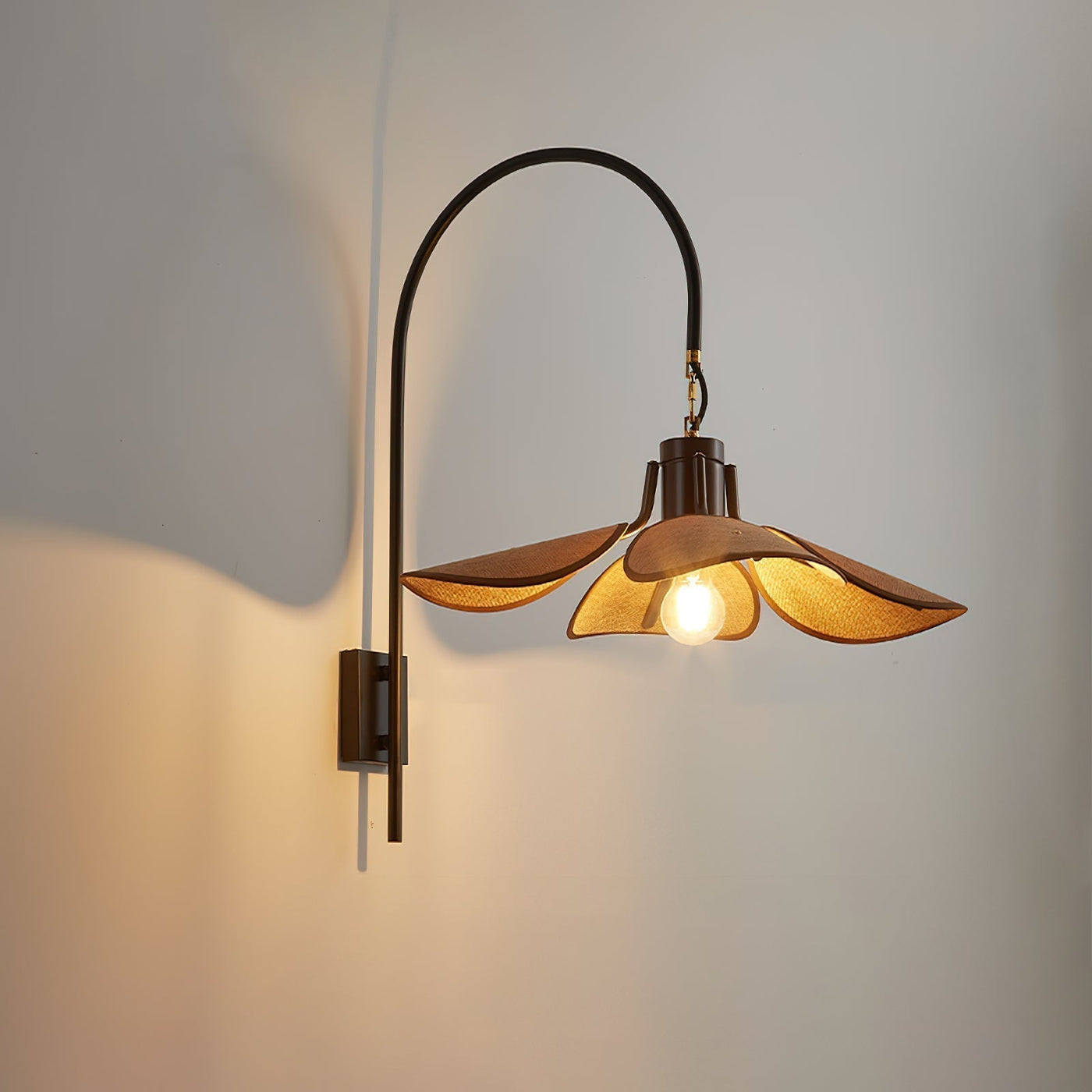 Petal Bloom Wall Light – Elegant Floral-Inspired Design for a Soft, Ambient Glow