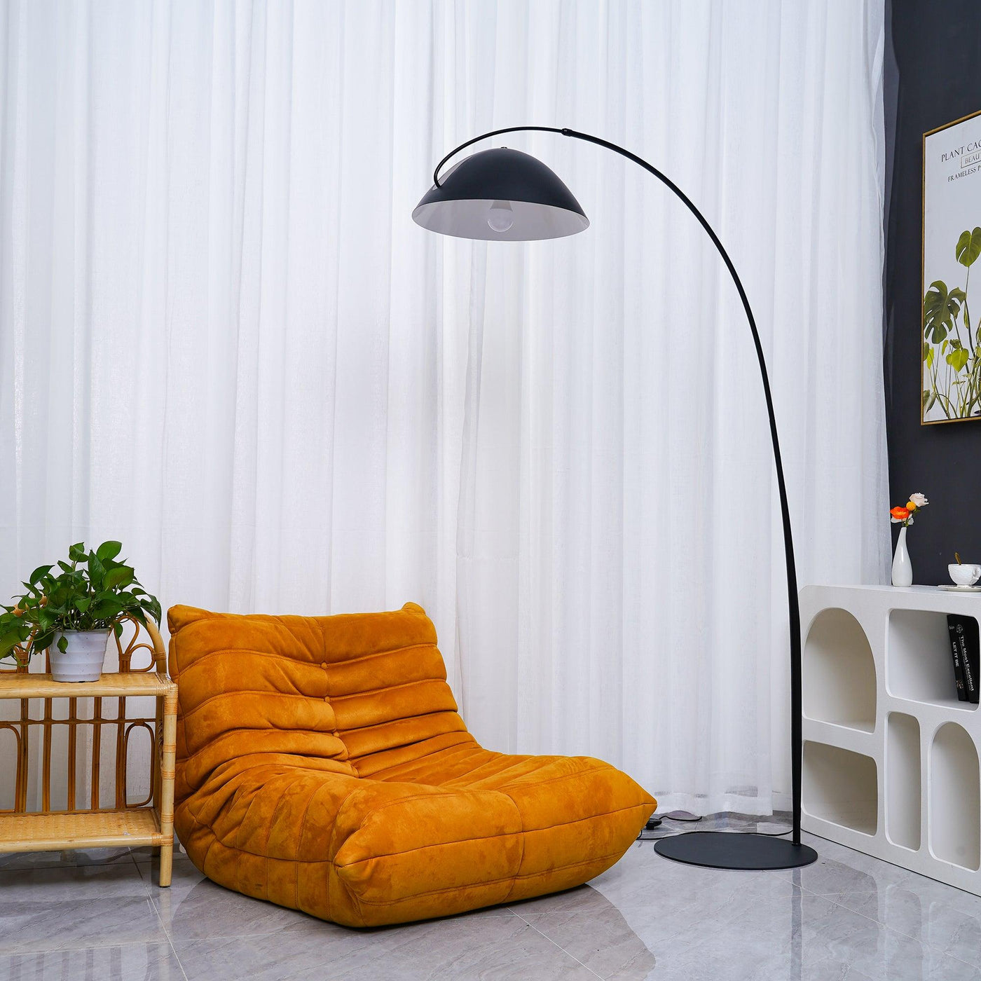 Verse Arc Floor Lamp – Sleek Adjustable Metal Lamp with Scandinavian Design