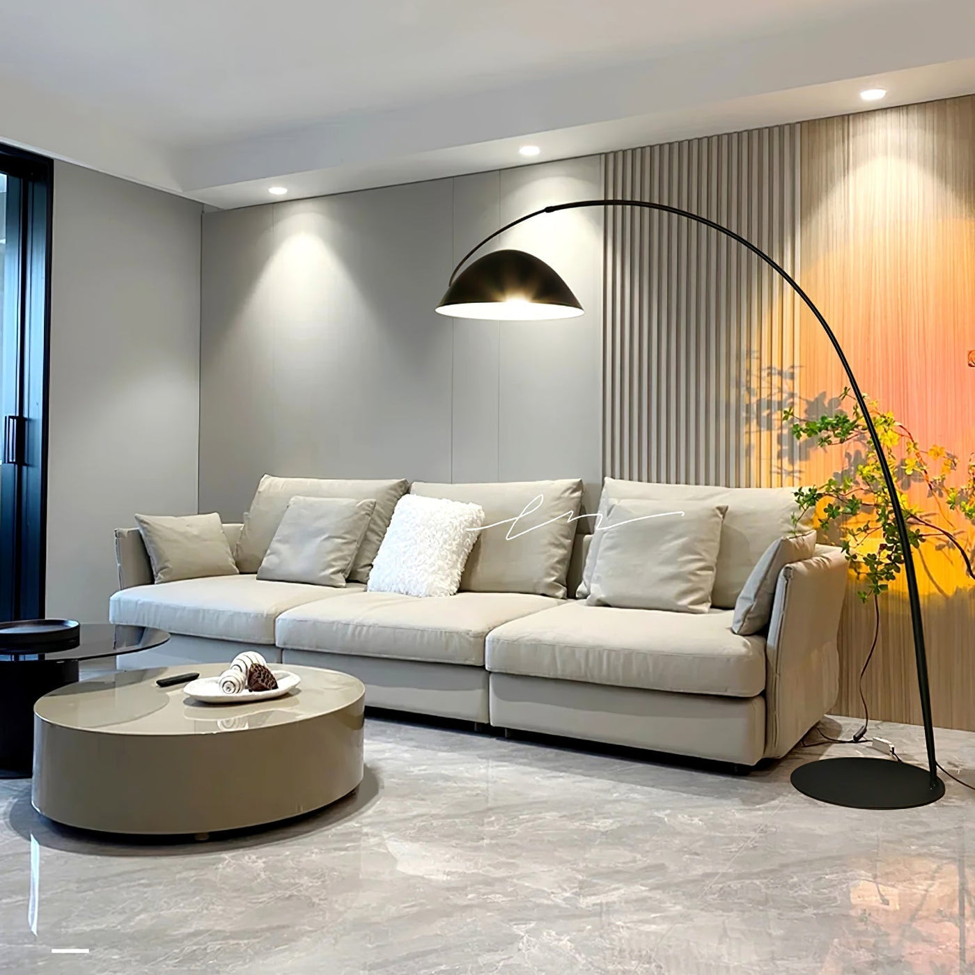 Verse Arc Floor Lamp – Sleek Adjustable Metal Lamp with Scandinavian Design