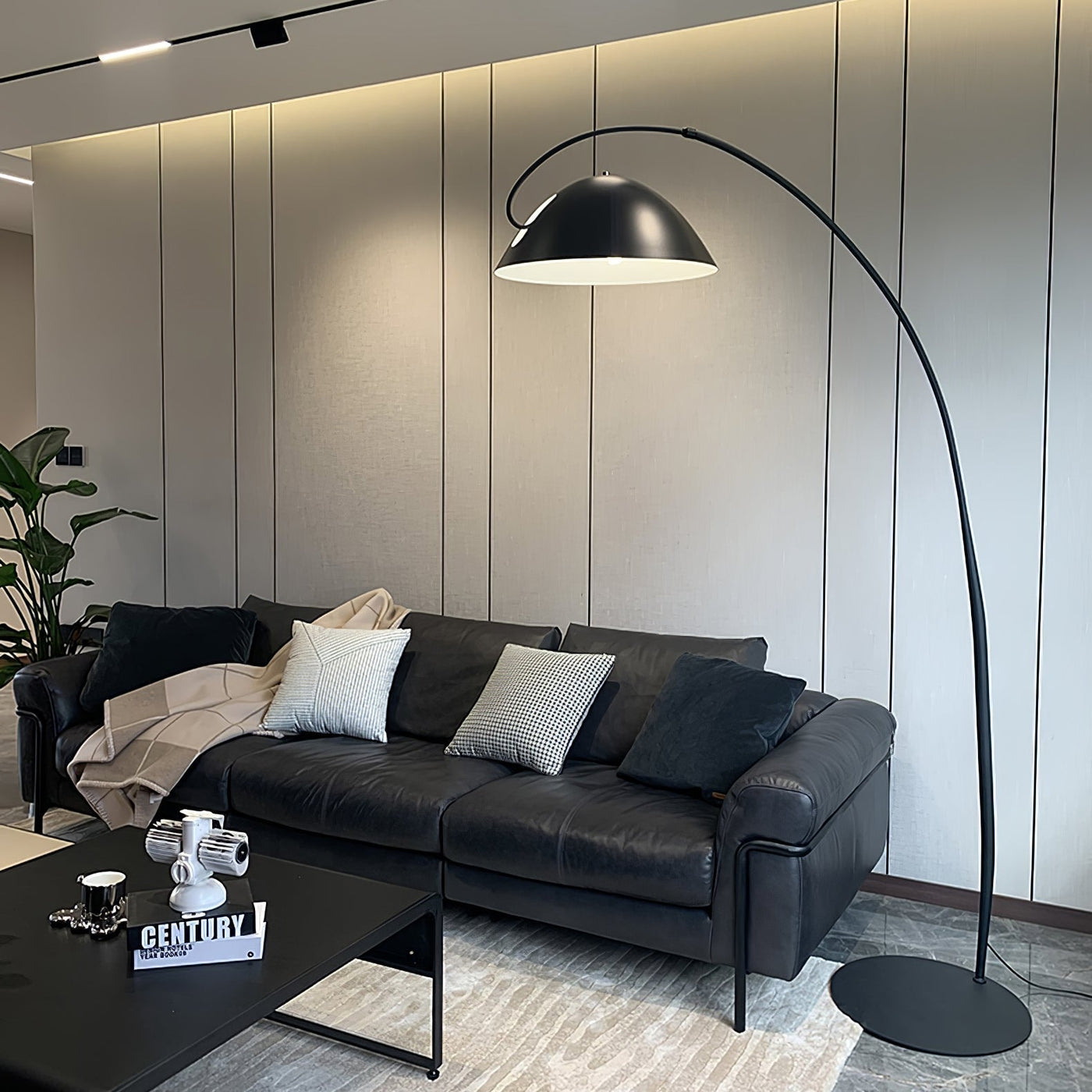 Verse Arc Floor Lamp – Sleek Adjustable Metal Lamp with Scandinavian Design