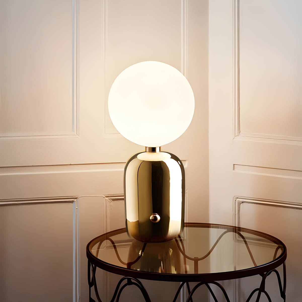 RAISO Table Lamp – Timeless Elegance in a Refined Design