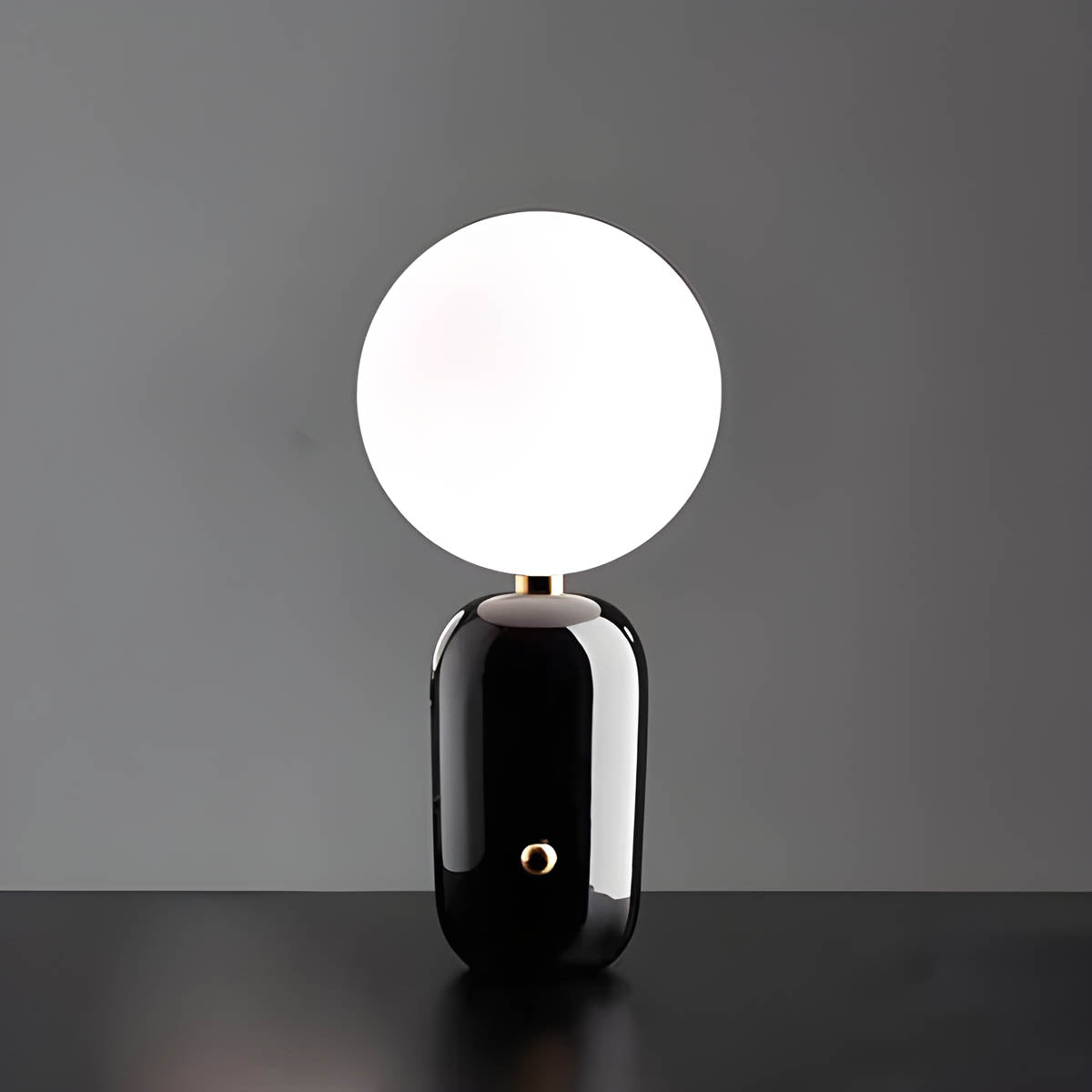 RAISO Table Lamp – Timeless Elegance in a Refined Design