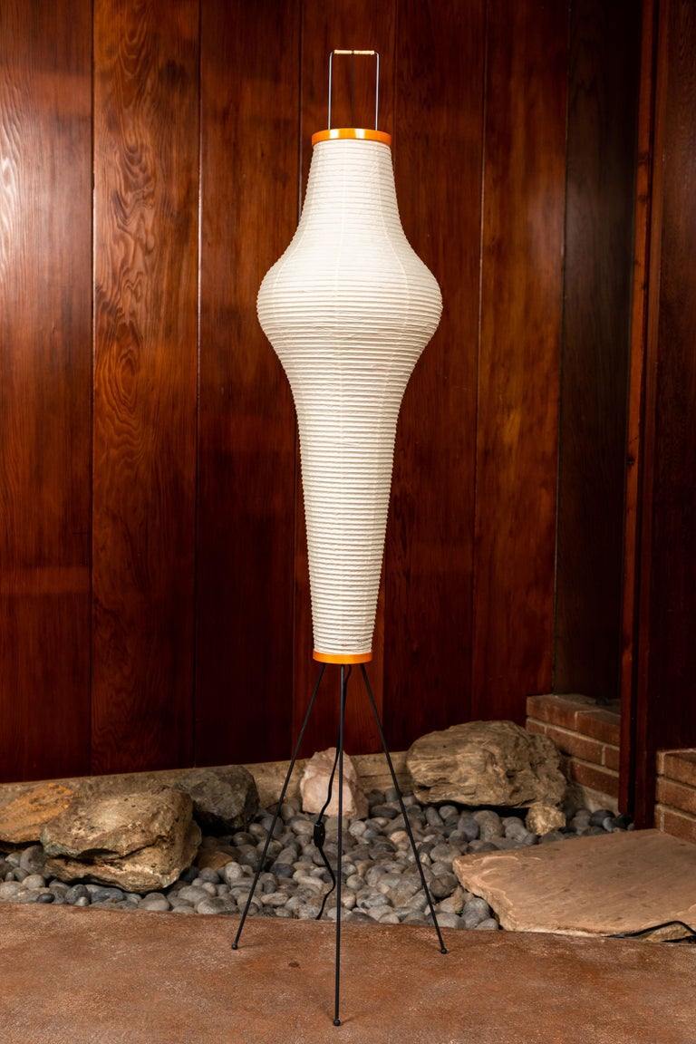 Rice Paper Floor Lamp – Minimalist Soft Glow Lighting for a Tranquil Ambience