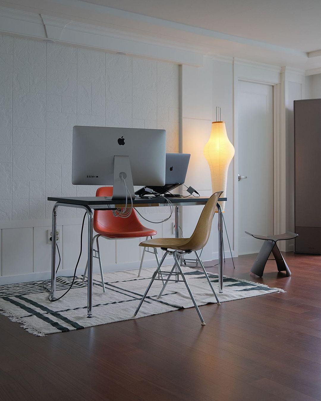 Rice Paper Floor Lamp – Minimalist Soft Glow Lighting for a Tranquil Ambience