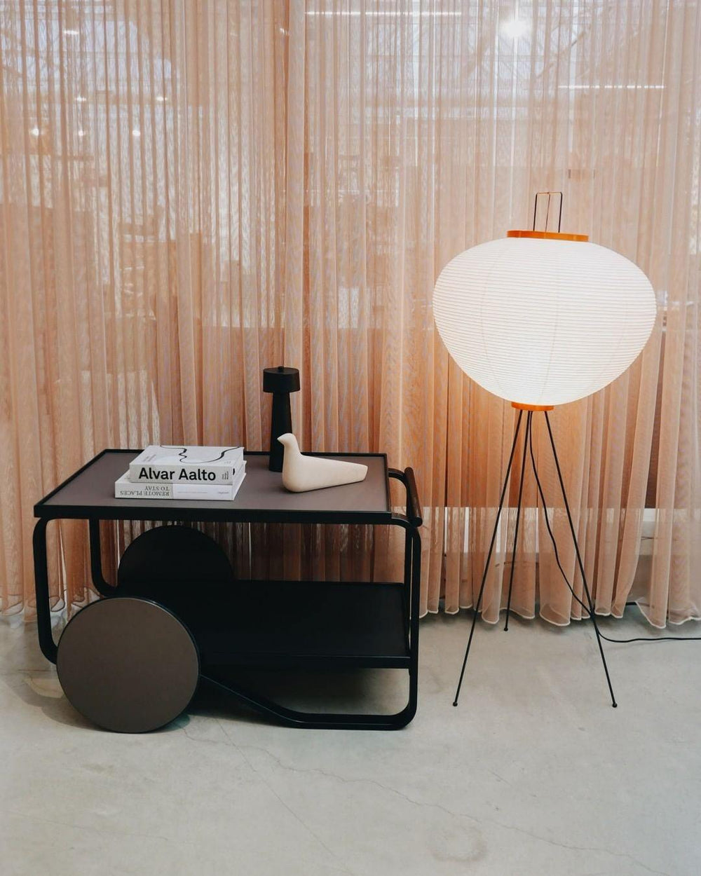 Rice Paper Floor Lamp – Minimalist Soft Glow Lighting for a Tranquil Ambience