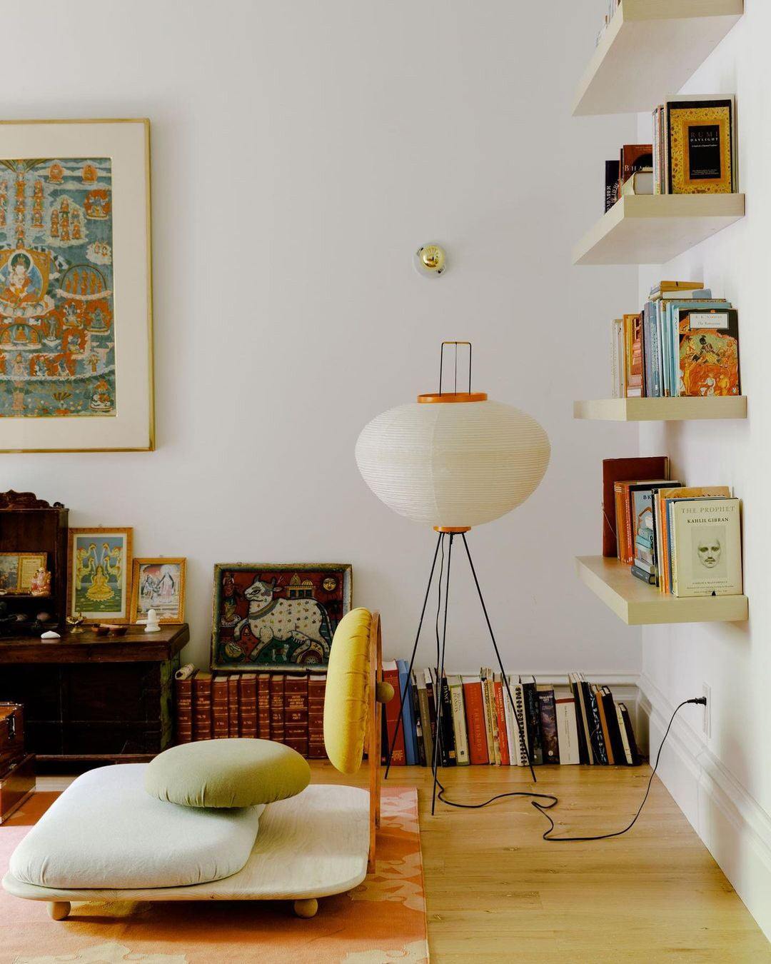 Rice Paper Floor Lamp – Minimalist Soft Glow Lighting for a Tranquil Ambience