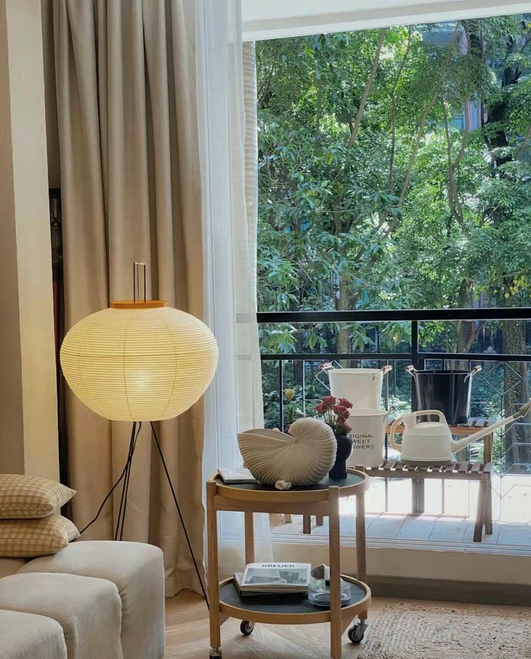 Rice Paper Floor Lamp – Minimalist Soft Glow Lighting for a Tranquil Ambience