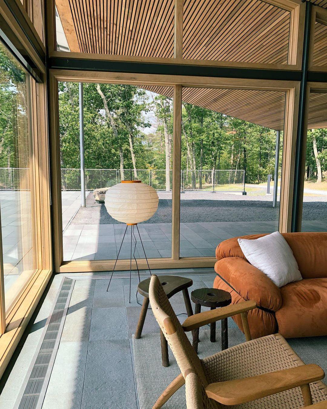 Rice Paper Floor Lamp – Minimalist Soft Glow Lighting for a Tranquil Ambience