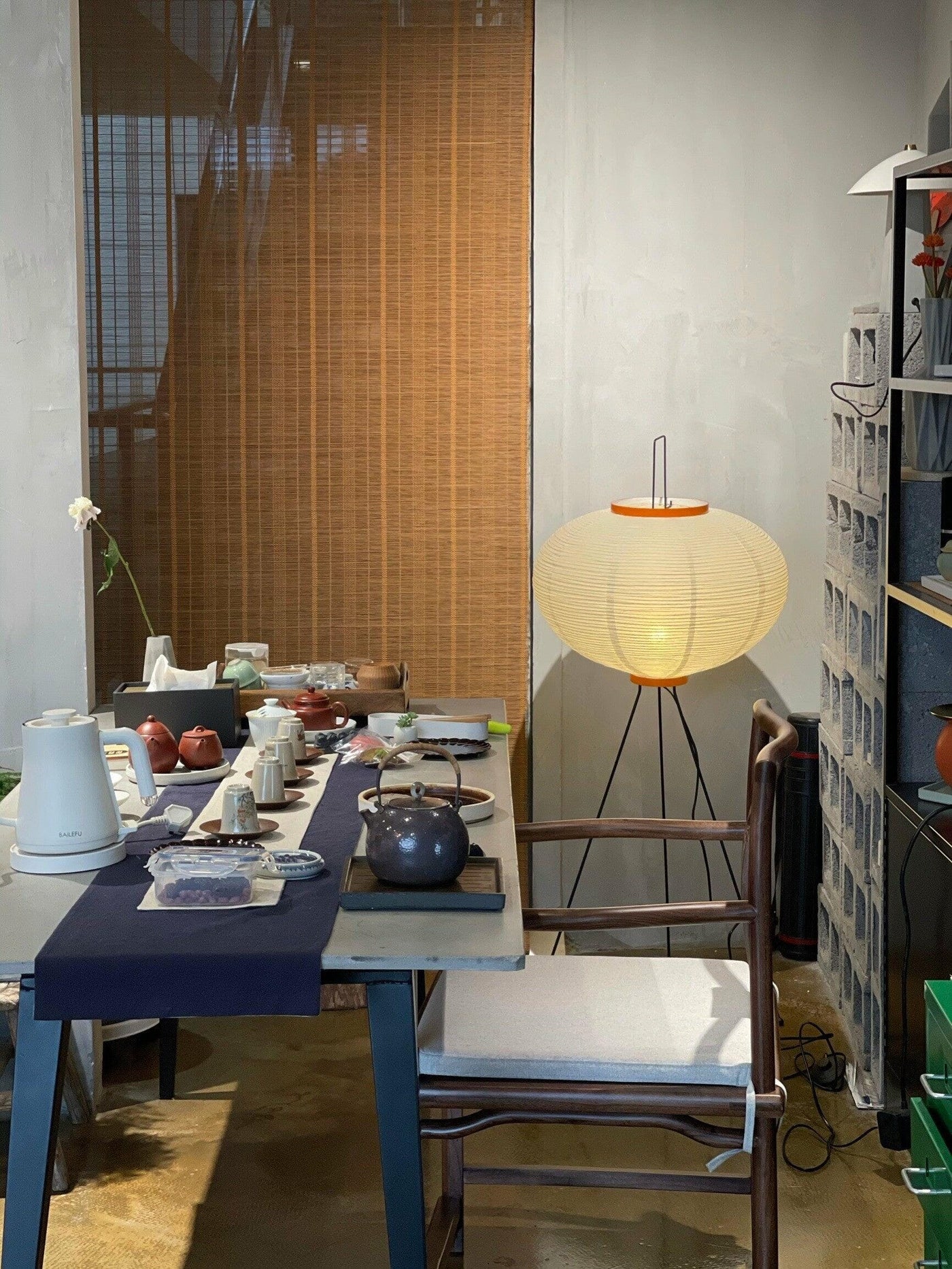 Rice Paper Floor Lamp – Minimalist Soft Glow Lighting for a Tranquil Ambience
