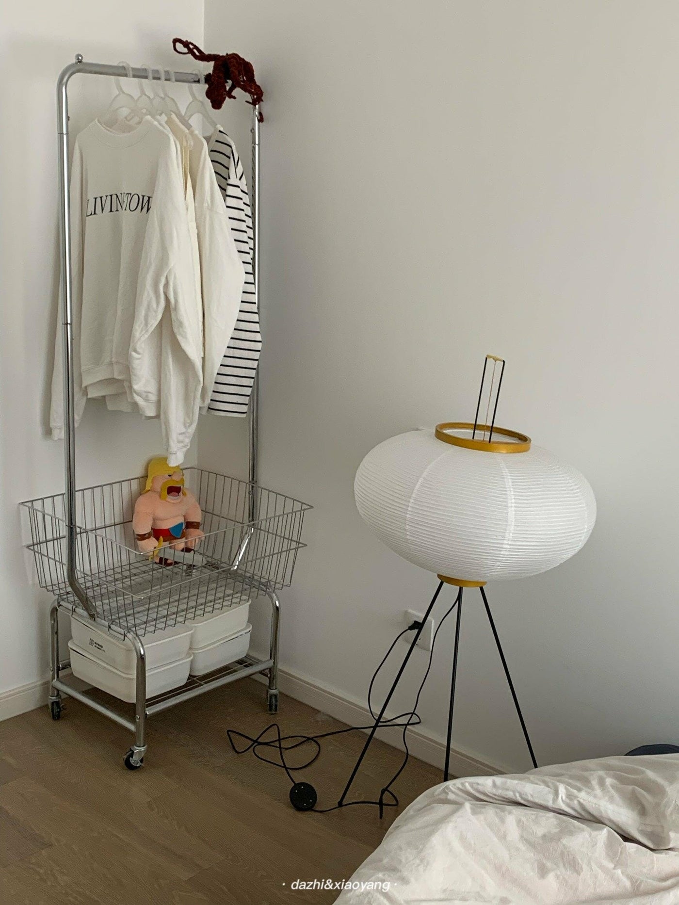 Rice Paper Floor Lamp – Minimalist Soft Glow Lighting for a Tranquil Ambience
