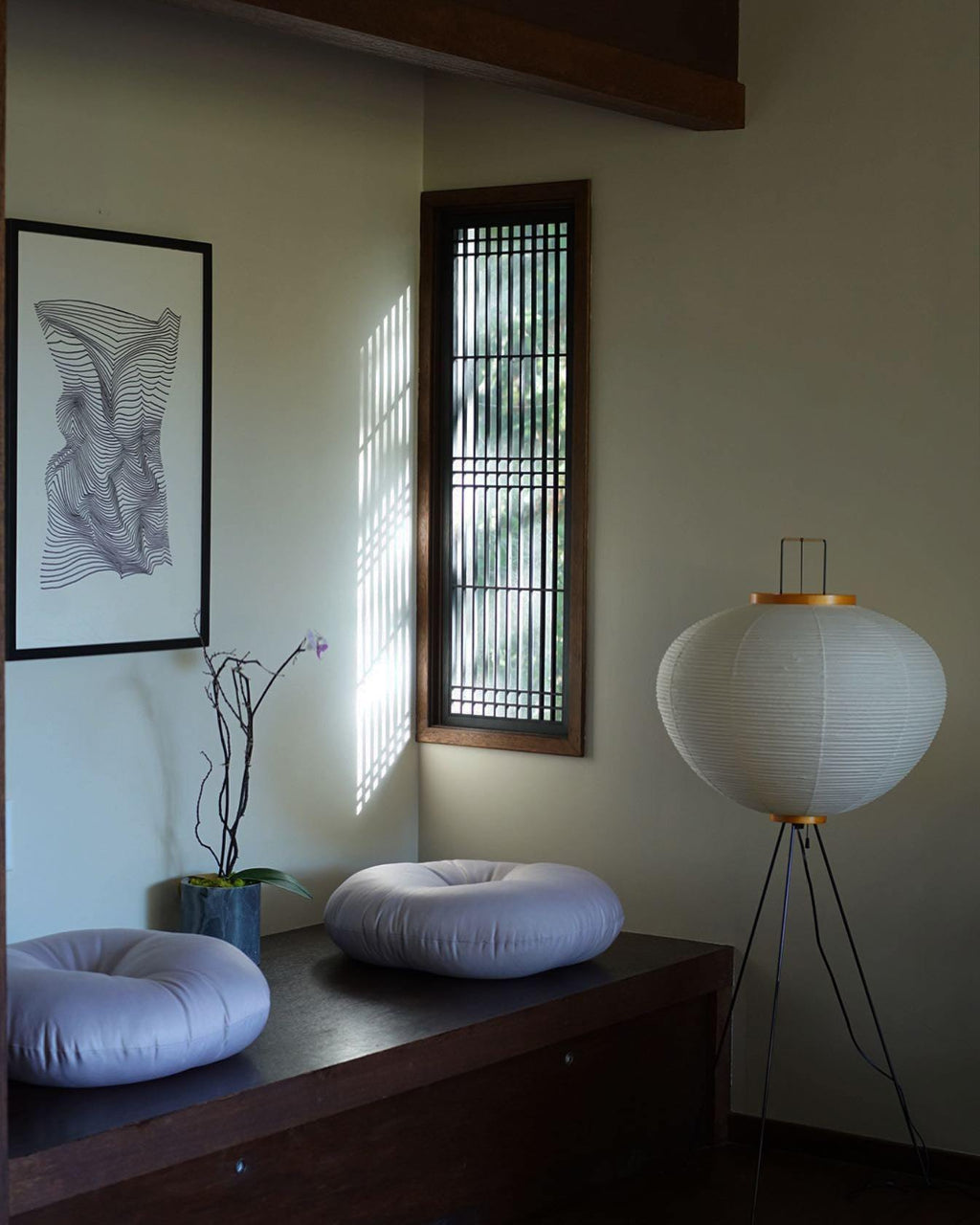 Rice Paper Floor Lamp – Minimalist Soft Glow Lighting for a Tranquil Ambience