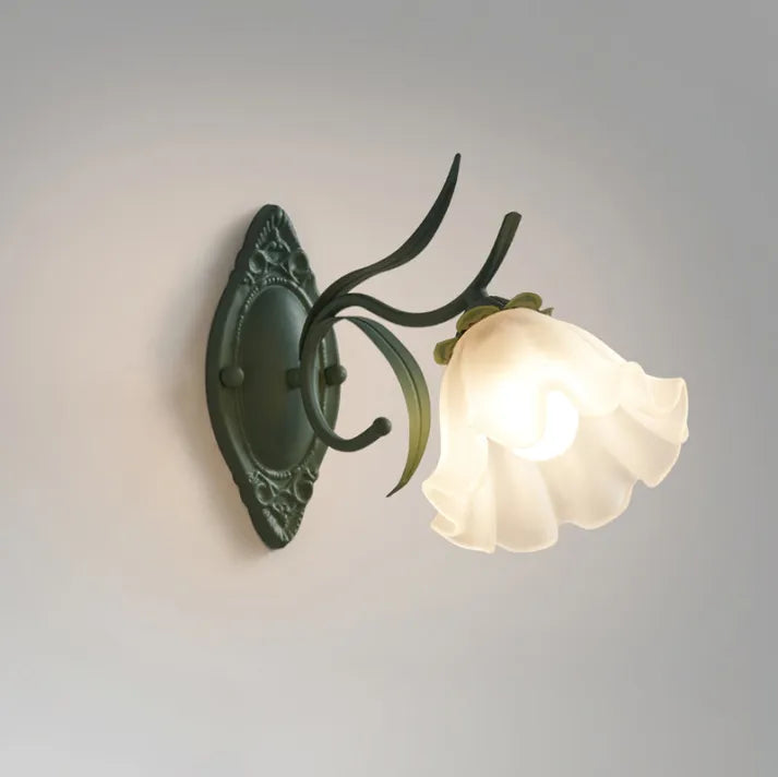 Lily Blossom Wall Light – Elegant Floral-Inspired Wandleuchte