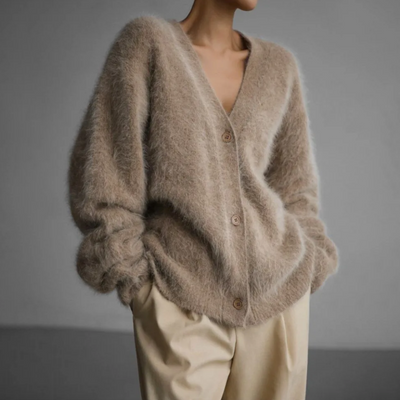 Hailey Cashmere Cardigan – Timeless Elegance and Unmatched Comfort