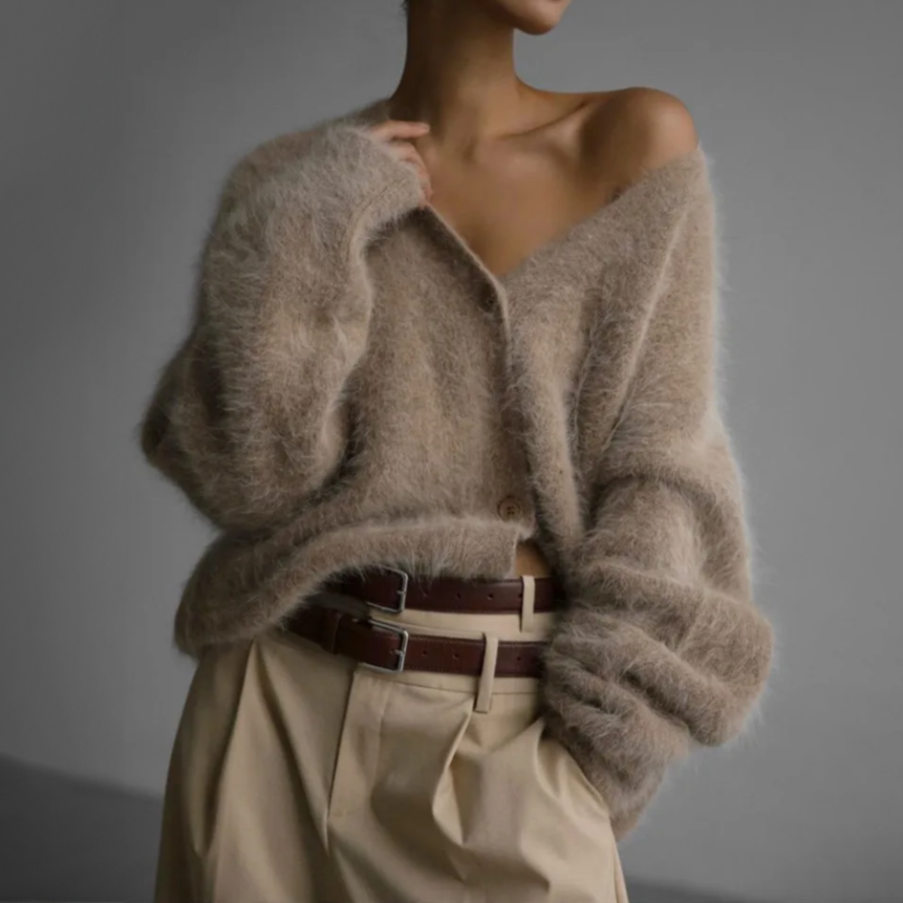 Hailey Cashmere Cardigan – Timeless Elegance and Unmatched Comfort