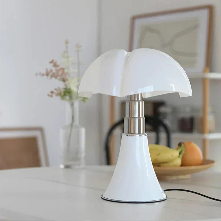 Vintage LED Designer Table Lamp – Timeless Elegance with Modern Illumination