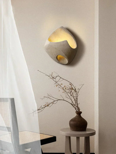 Edda Wall Lamp – Industrial Concrete-Inspired Art Deco Lighting
