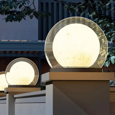 Moon-Shaped Outdoor Light – Elegant Pathway & Garden Illumination