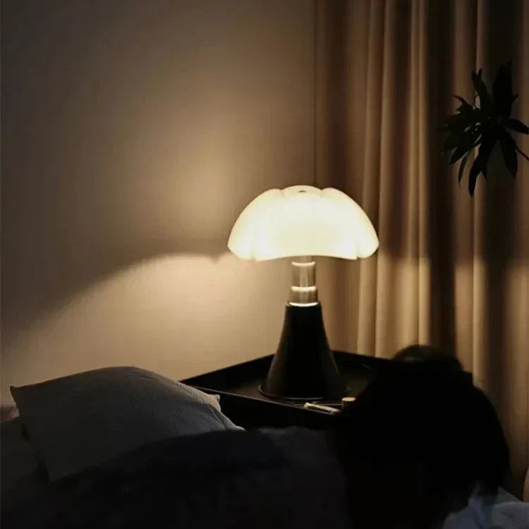Vintage LED Designer Table Lamp – Retro-Inspired Elegance with Modern LED Light