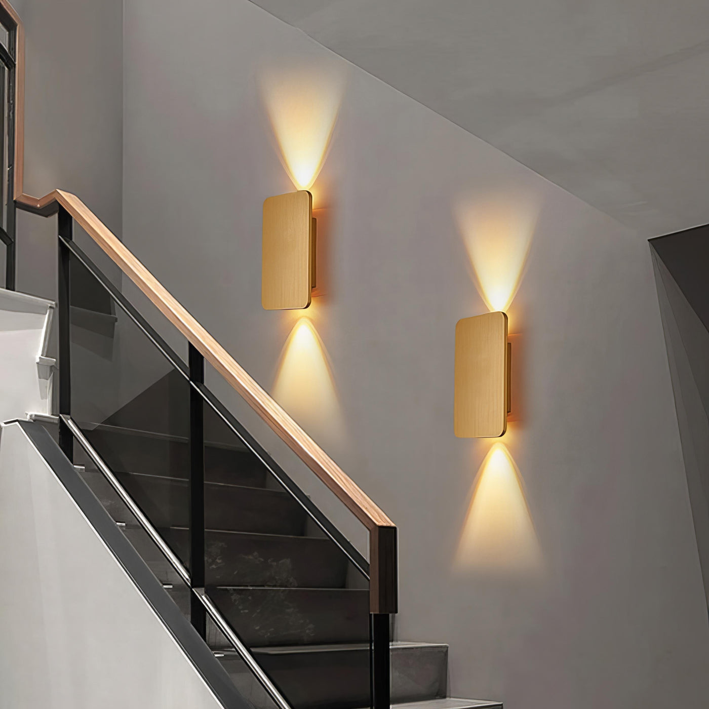 Luma Outdoor Wall Sconce – Modern Rectangular Design for Exterior Spaces