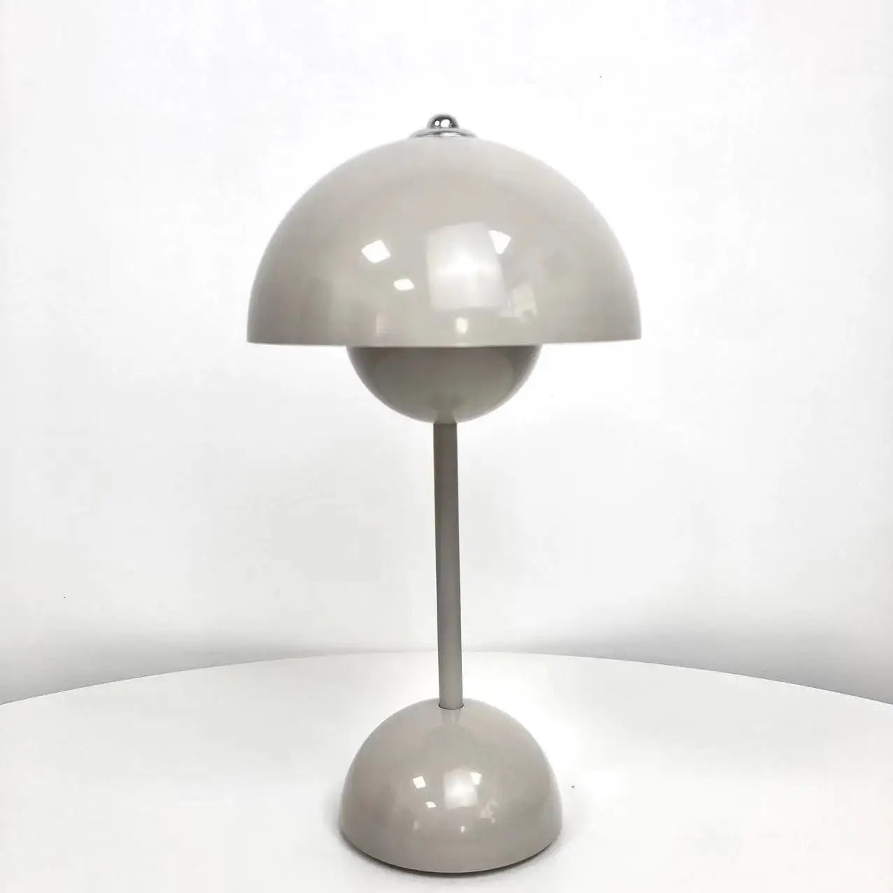 Mushroom-Shaped LED Bedside Lamp – Nordic Elegance and Warm Lighting