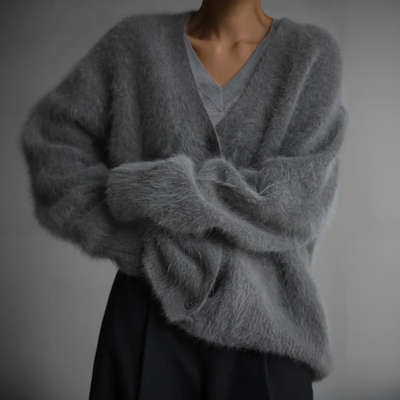 Hailey Cashmere Cardigan – Timeless Elegance and Unmatched Comfort