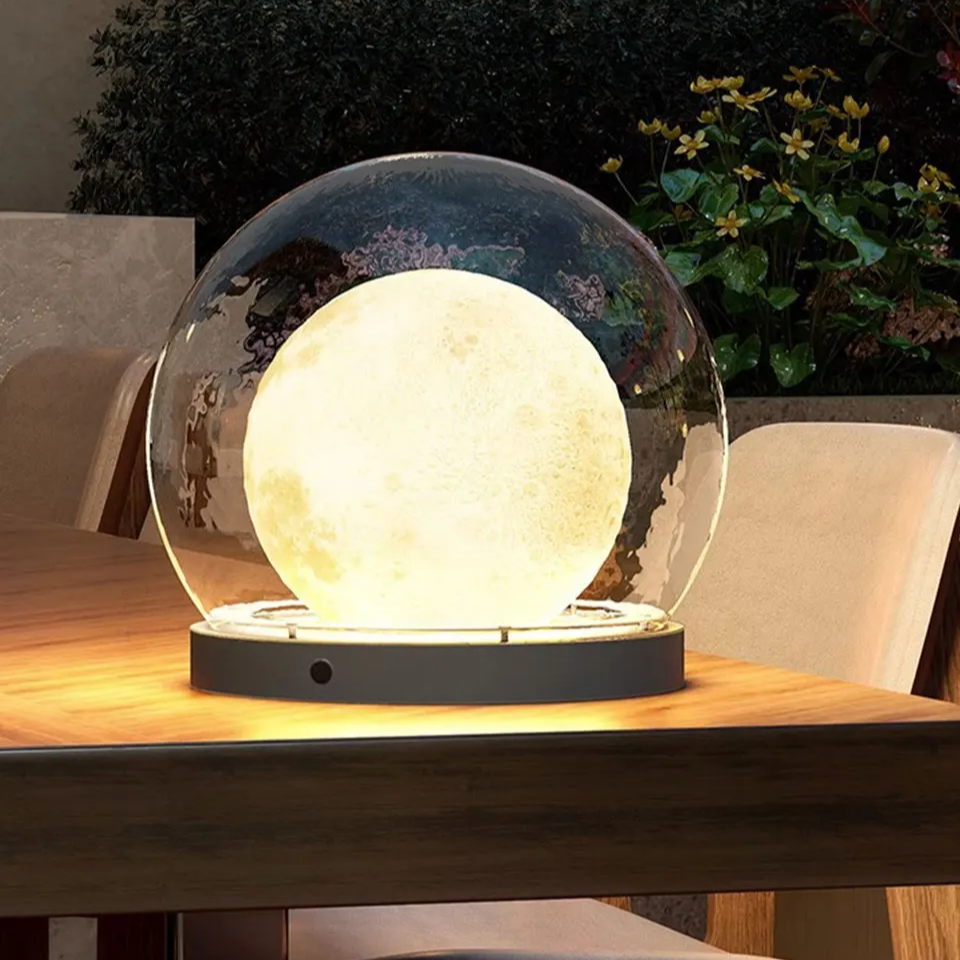 Moon-Shaped Outdoor Light – Elegant Pathway & Garden Illumination