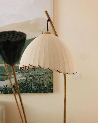 Japanese Bamboo Floor Lamp – Minimalist Zen-Inspired Lighting for a Tranquil Atmosphere