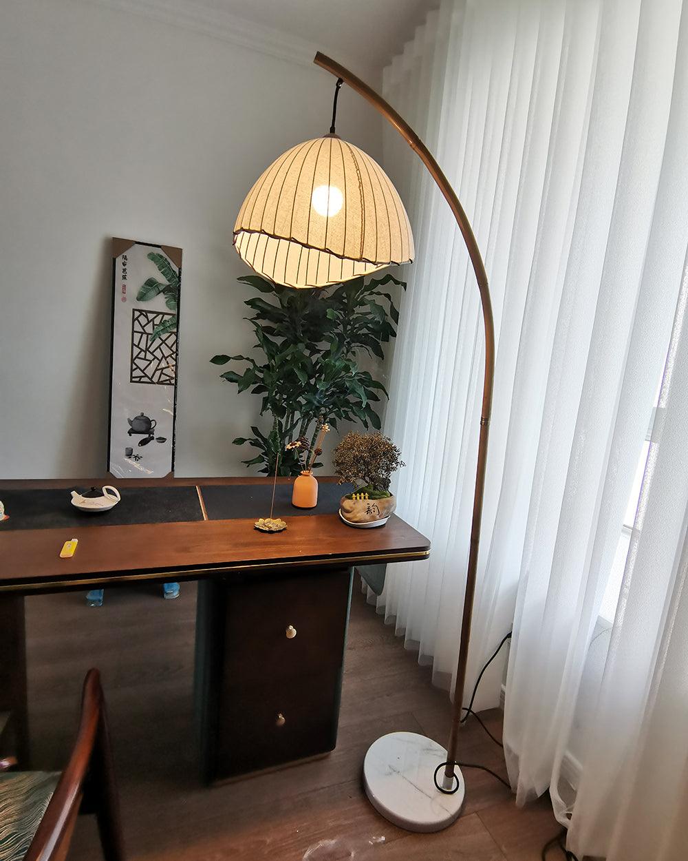 Japanese Bamboo Floor Lamp – Minimalist Zen-Inspired Lighting for a Tranquil Atmosphere