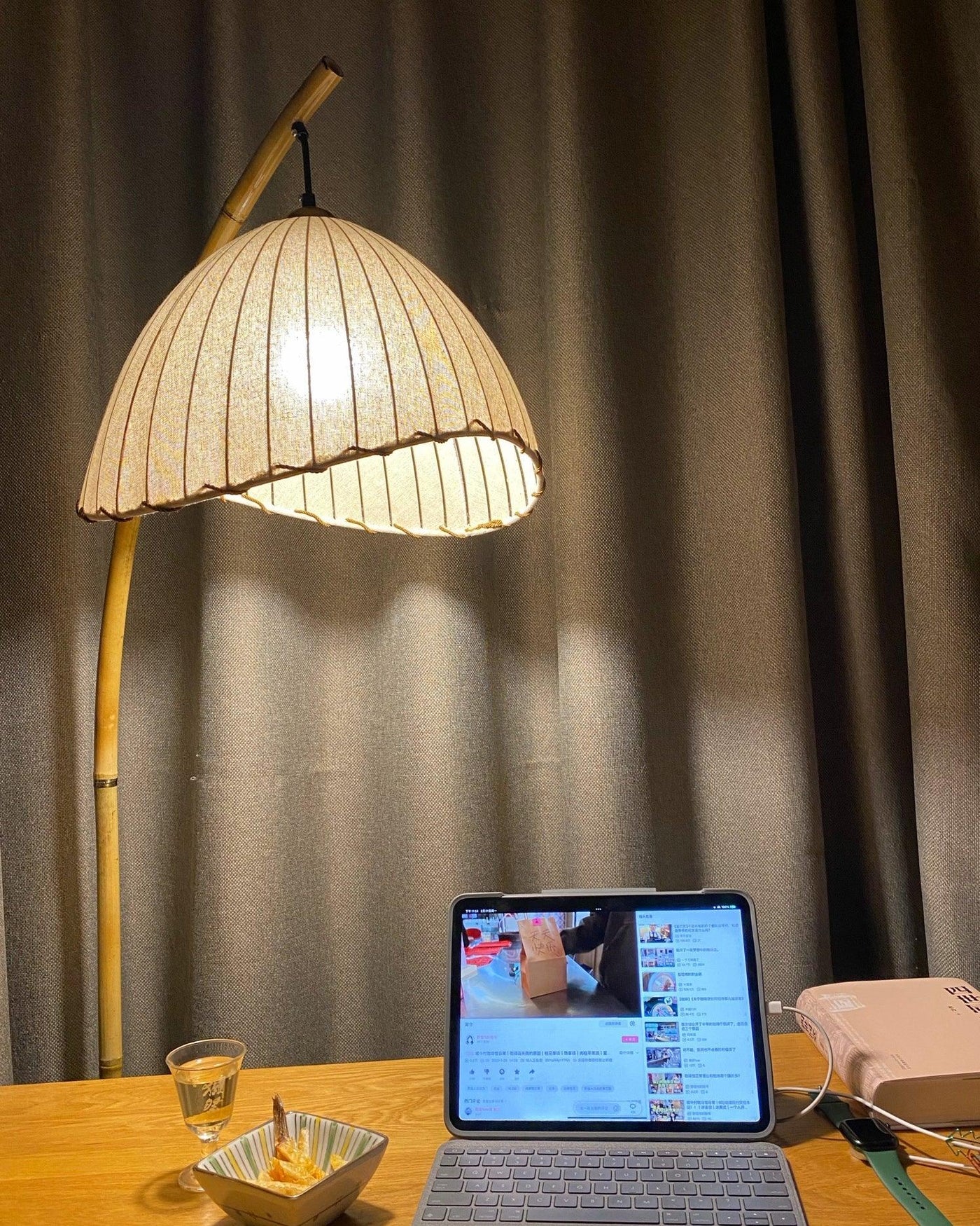 Japanese Bamboo Floor Lamp – Minimalist Zen-Inspired Lighting for a Tranquil Atmosphere