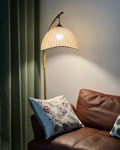 Japanese Bamboo Floor Lamp – Minimalist Zen-Inspired Lighting for a Tranquil Atmosphere
