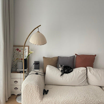 Japanese Bamboo Floor Lamp – Minimalist Zen-Inspired Lighting for a Tranquil Atmosphere