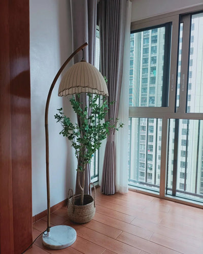 Japanese Bamboo Floor Lamp – Minimalist Zen-Inspired Lighting for a Tranquil Atmosphere